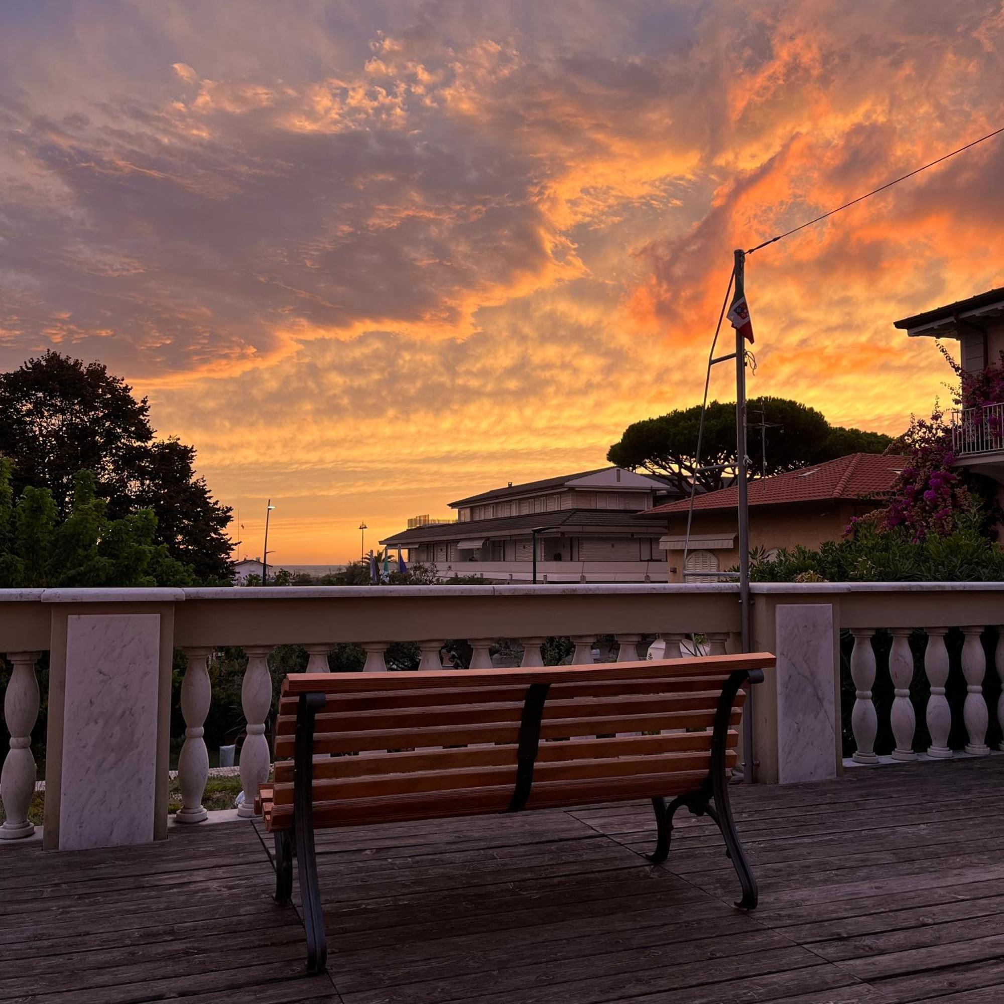 Hotel Regina Forte dei Marmi Exterior foto