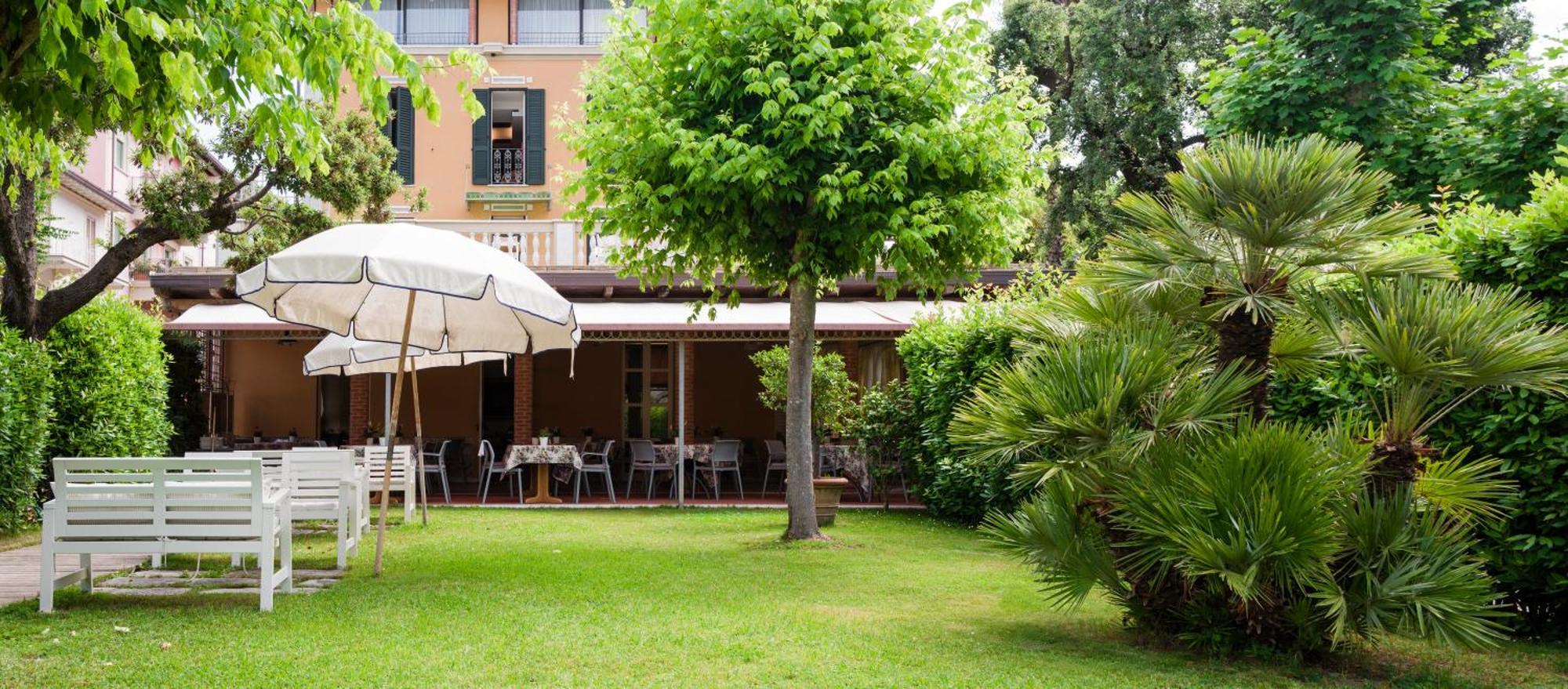 Hotel Regina Forte dei Marmi Exterior foto